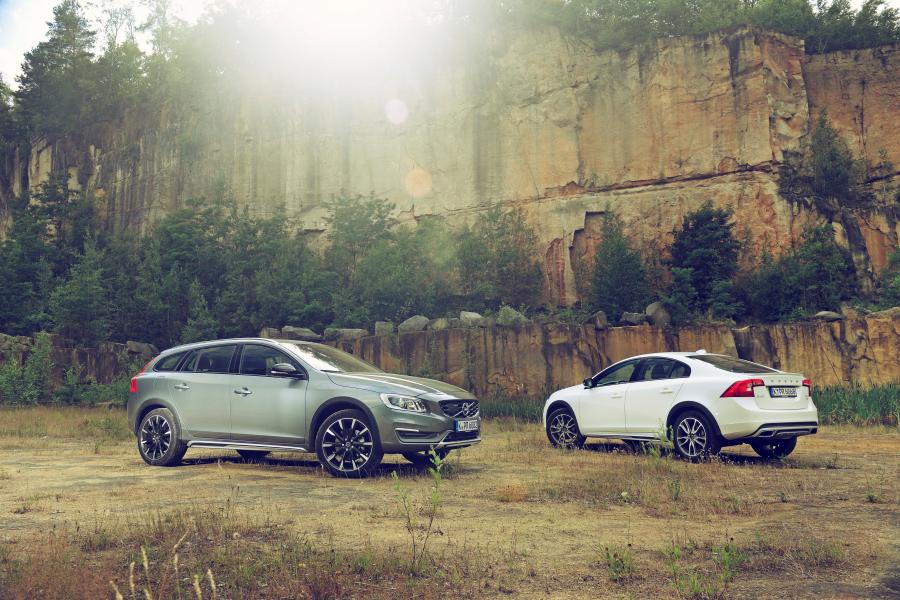  Volvo V60 T5 Cross Country 2015 года  (фото 37 из 38)